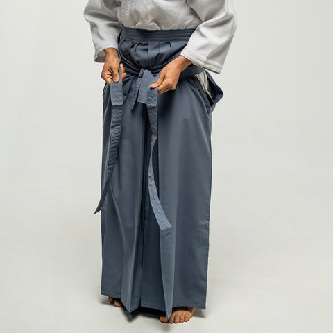 POLY-RAYON HAKAMA. GREY