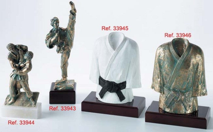 Synthetic Resin Trophy White Kimono 24cm